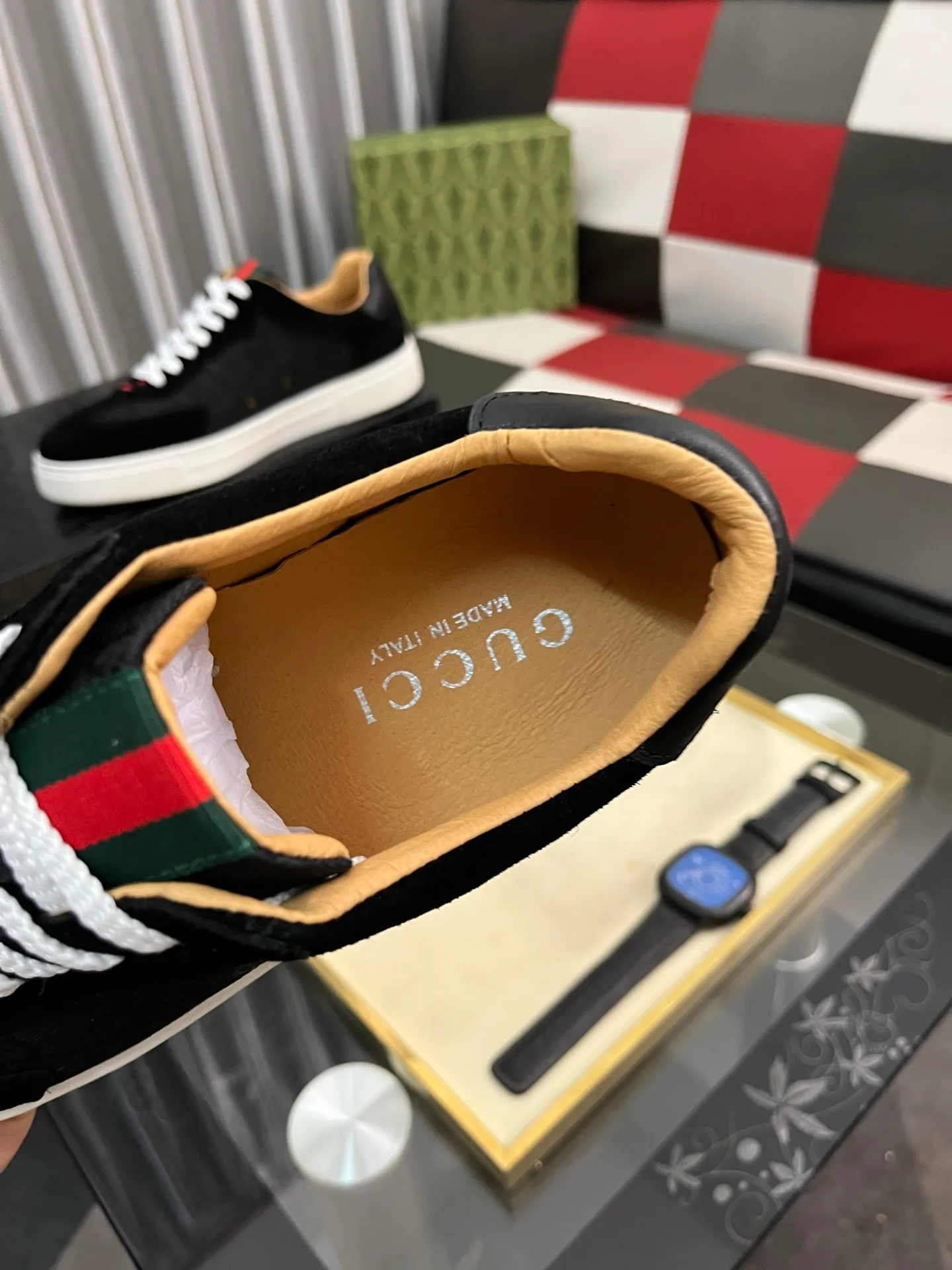 Men's shoes 💰380⌚️⌚️Gucci •Gucci original quality.~ Unique modern style sneakers. 🏃A must-have casual shoe for trendy men😍😍 Original brand imported from Italy, imported original leather, sheep lining (refuses to discolor and grind feet) Sole: Original sole provided by the original factory, French lazy style design ⚠️Fit to the feet, original quality, super comfortable original sole. Just like shooting the real thing🎬The real thing is better, code number: 38-442️⃣colors available